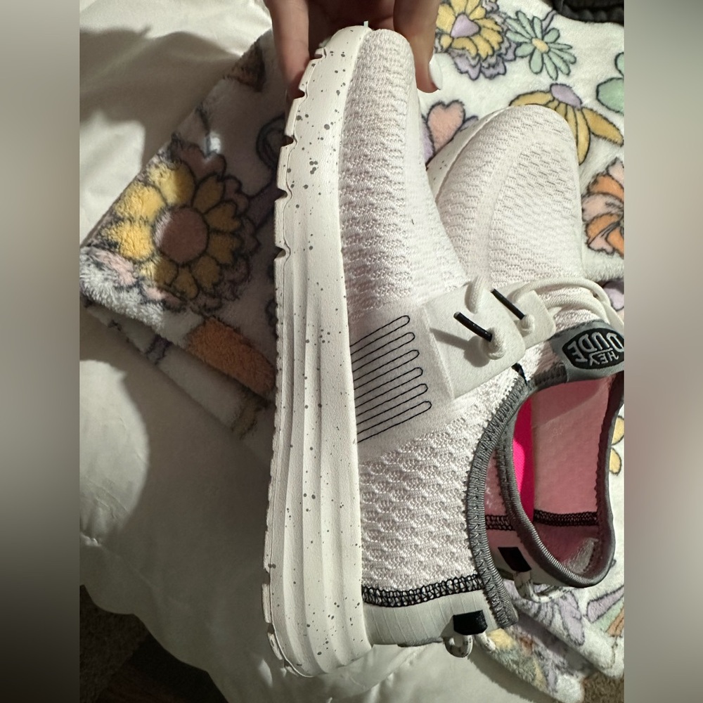 Hey dudes white size 8